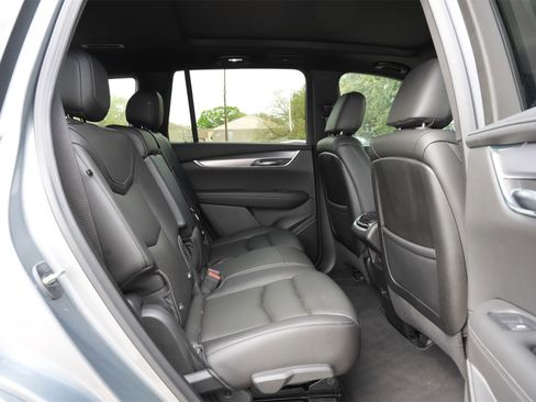 Used 2023 Cadillac XT6 Luxury image 25