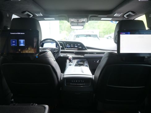 Used 2023 Cadillac Escalade V w/ Heavy-Duty Trailer Package AWD/4WD image 34