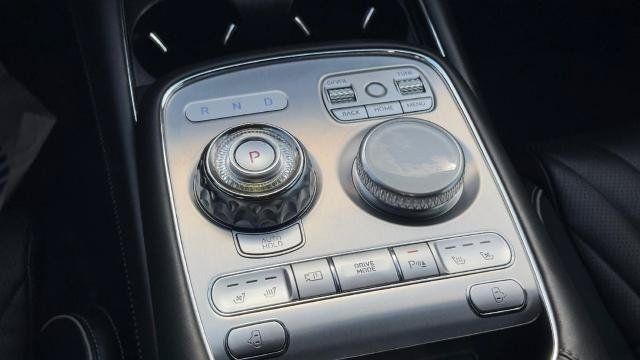 Used 2024 Genesis G90 3.5T AWD/4WD image 17