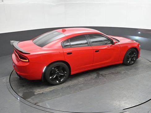Used 2018 Dodge Charger R/T image 31