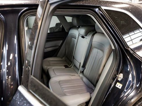 Used 2019 Audi Q5 Prestige w/ Prestige Package image 9