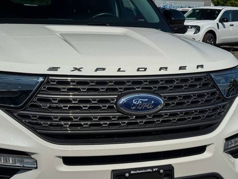 Used 2023 Ford Explorer XLT w/ Equipment Group 202A AWD/4WD image 9