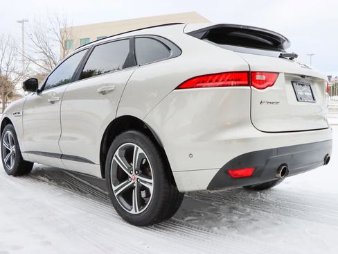 Used 2017 Jaguar F-PACE R-Sport image 5