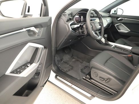 New 2025 Audi Q3 2.0T Premium image 14