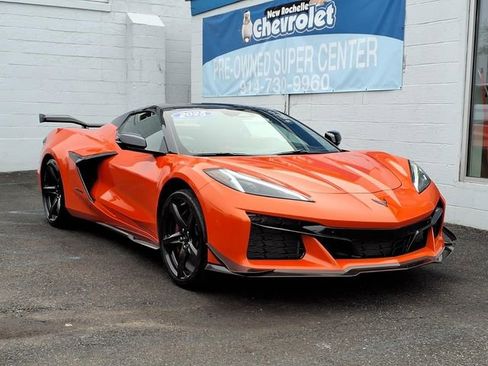 Used 2025 Chevrolet Corvette Z06 w/ Z07 Performance Package image 1