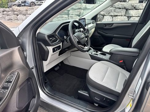 Used 2024 Ford Escape Active AWD/4WD image 9