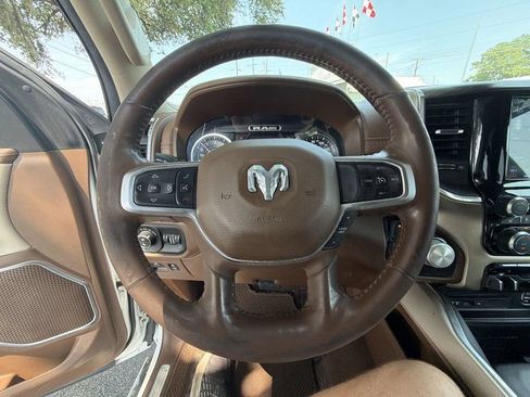 Used 2019 RAM 1500 Laramie AWD/4WD image 15