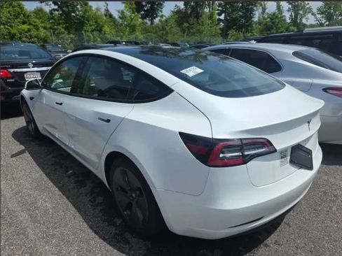 Used 2023 Tesla Model 3 Standard Range RWD image 2