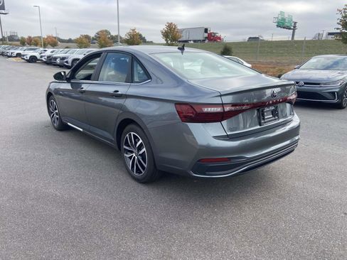 New 2026 Volkswagen Jetta SE image 7