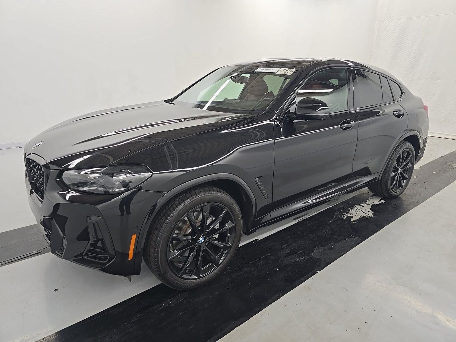 Used 2025 BMW X4 xDrive30i w/ Premium Package AWD/4WD image 1