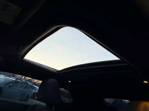 Used 2012 Dodge Challenger R/T image 35