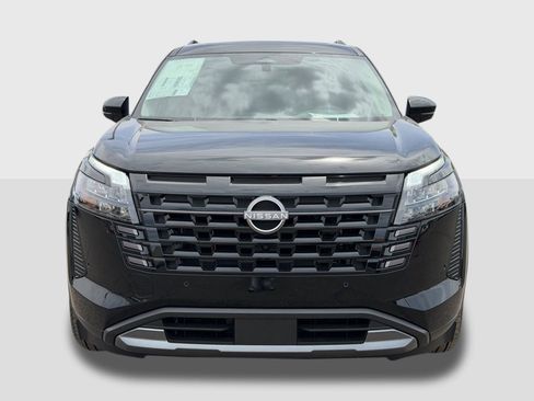 New 2026 Nissan Pathfinder Platinum FWD image 9