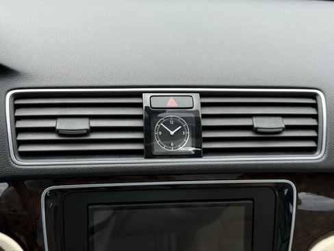 Used 2014 Volkswagen Passat 1.8T SEL Premium image 34