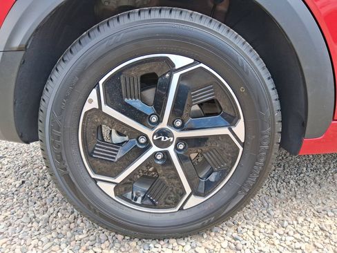 Used 2023 Kia Niro FWD image 17