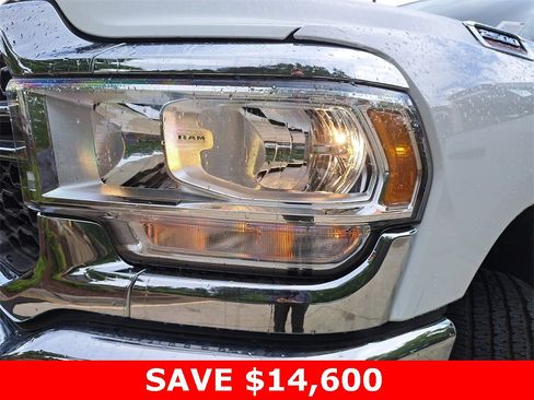 Used 2024 RAM 2500 Tradesman w/ Chrome Appearance Group image 30
