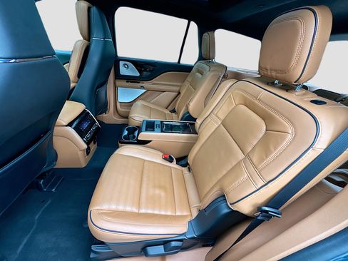 Used 2023 Lincoln Aviator Black Label Grand Touring w/ Class IV Trailer Tow Package image 26