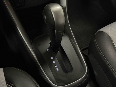 Used 2020 Chevrolet Trax LT w/ LT Convenience Package image 22