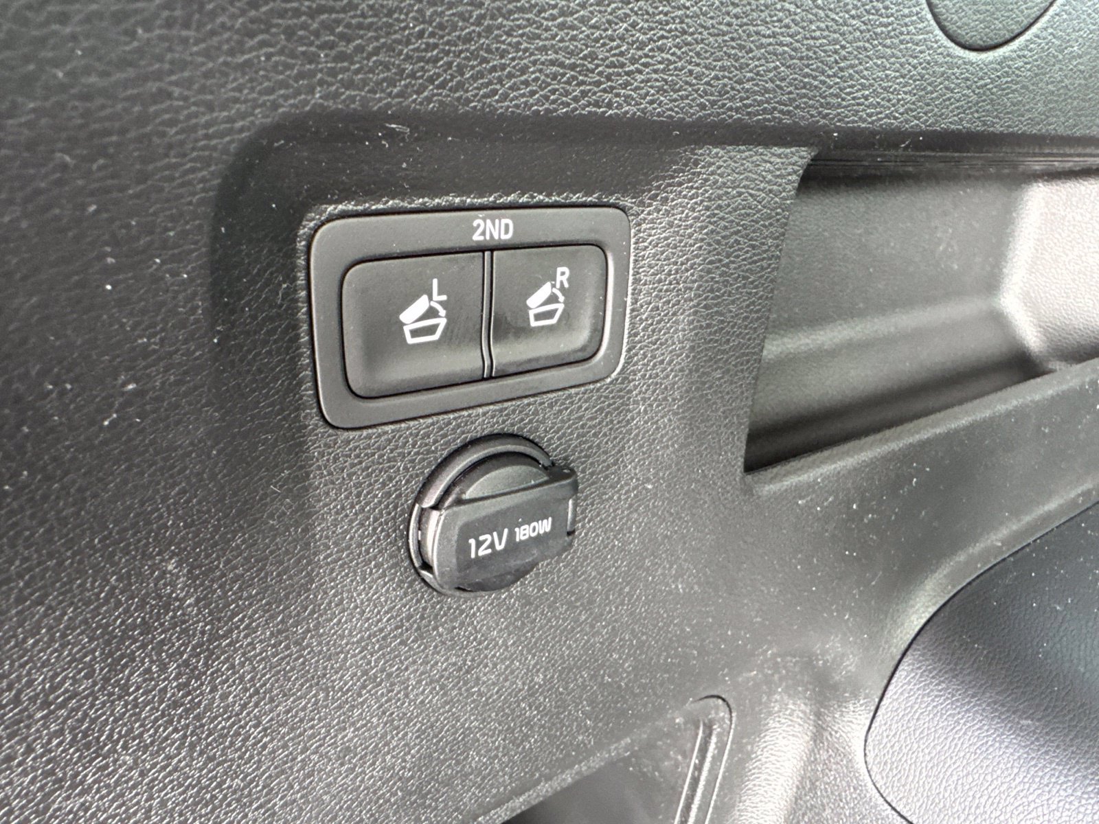 Used 2025 Kia Telluride S FWD image 14
