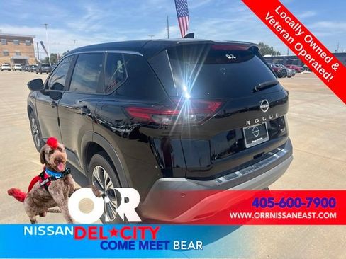 Used 2023 Nissan Rogue SV FWD image 3