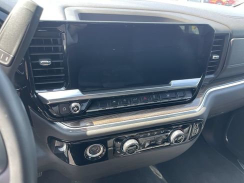 Used 2023 Chevrolet Silverado 1500 LT AWD/4WD image 7