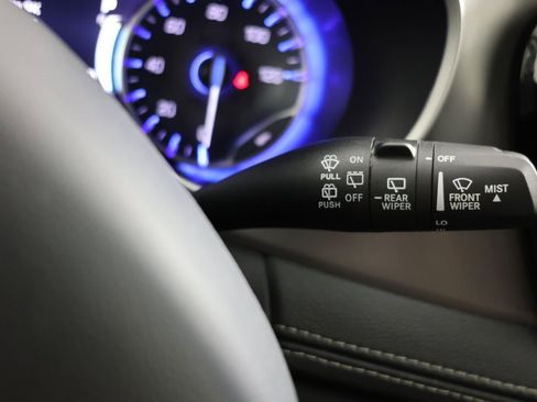 Used 2025 Chrysler Pacifica Select FWD image 25
