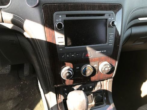 Used 2017 Chevrolet Traverse LT image 9