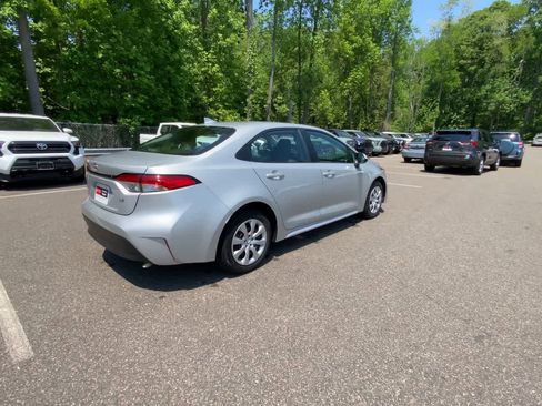 Used 2024 Toyota Corolla LE FWD image 11