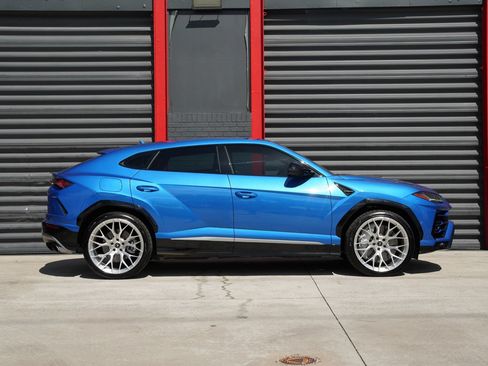 Used 2019 Lamborghini Urus AWD/4WD image 13
