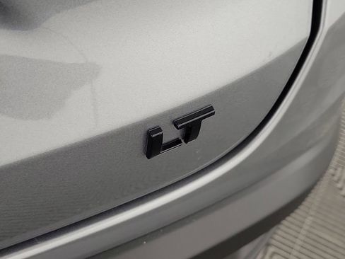 New 2026 Chevrolet Trax LT w/ Midnight Edition FWD image 32