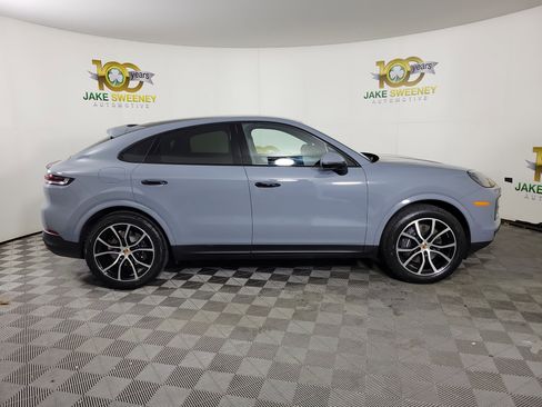 Used 2025 Porsche Cayenne Coupe AWD/4WD image 8