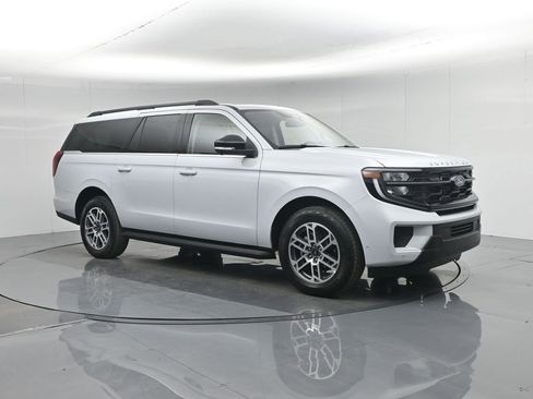 Used 2025 Ford Expedition Max Active image 30