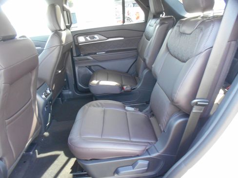 New 2026 Ford Explorer Platinum w/ LUX Leather Package image 8