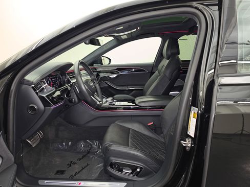 Used 2022 Audi S8 w/ S8 Comfort Plus Package AWD/4WD image 14