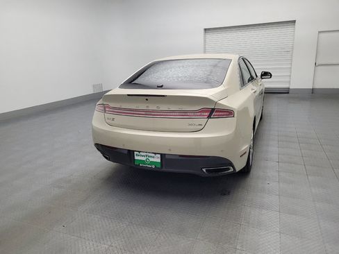 Used 2016 Lincoln MKZ image 7