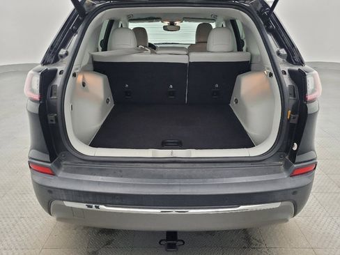 Used 2019 Jeep Cherokee Limited FWD image 29