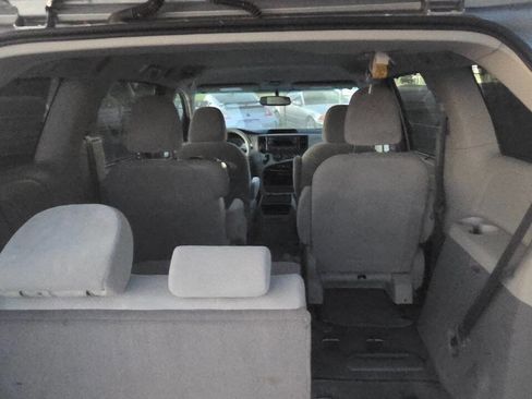Used 2014 Toyota Sienna LE FWD image 15