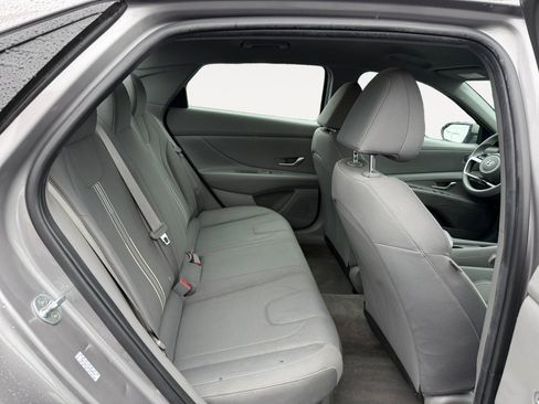 Used 2023 Hyundai Elantra Blue image 18