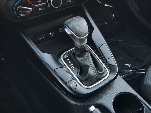 Certified 2024 Kia Soul LX w/ Option Group 015 image 19