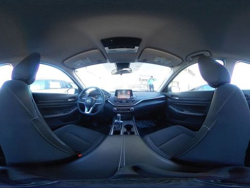 Used 2025 Nissan Altima 2.5 SV image 38