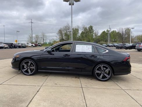 Used 2023 Honda Accord Sport image 6