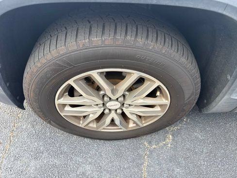 Used 2019 GMC Acadia SLE w/ Driver Alert Package I FWD image 9