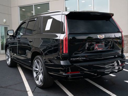 Used 2025 Cadillac Escalade Sport Platinum AWD/4WD image 18