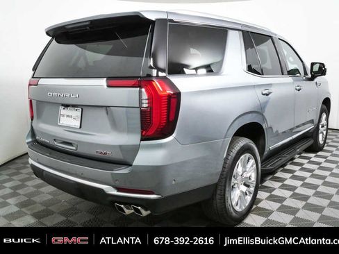 Used 2025 GMC Yukon Denali AWD/4WD image 3