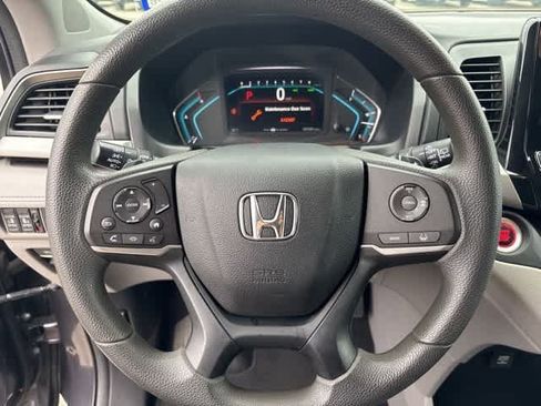 Used 2018 Honda Odyssey EX image 13