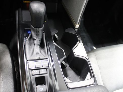 Used 2025 Toyota Camry LE FWD image 32