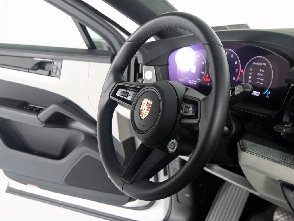 Certified 2026 Porsche Cayenne E-Hybrid Coupe AWD/4WD image 34