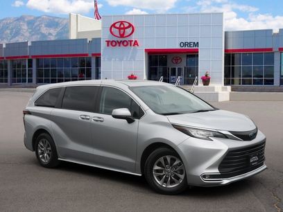 Used 2022 Toyota Sienna XLE