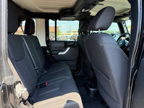 Used 2016 Jeep Wrangler Unlimited Sahara w/ Dual Top Group AWD/4WD image 24