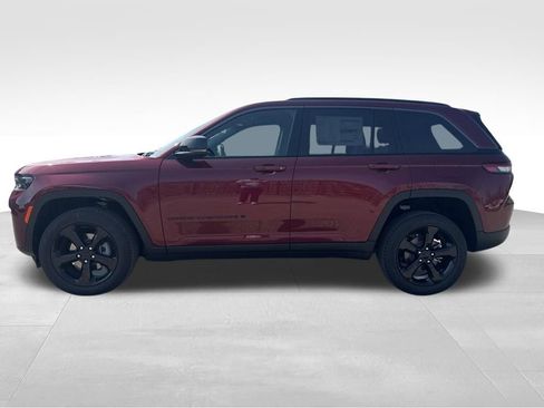 New 2026 Jeep Grand Cherokee Limited w/ Limited Altitude Package image 9