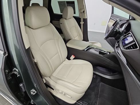 Certified 2024 Buick Enclave Essence w/ Technology Package FWD image 40